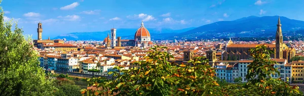 Panorama da bela, incrível e velha cidade Florença, Itália — Fotografia de Stock
