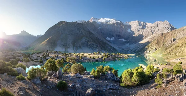 Salida del sol en las montañas de Fann, Tayikistán — Foto de Stock