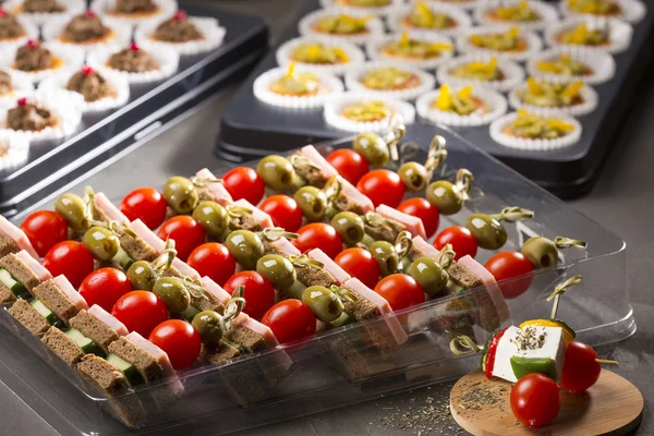 Jambon ve sebze kanepeler seti 