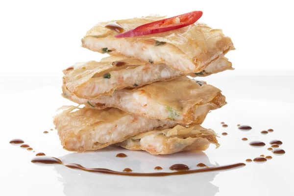 Crevettes frites en pâte phyllo (filo) — Photo