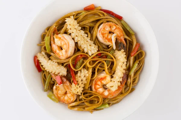 Fried noodles with seafood — Stock Photo, Image