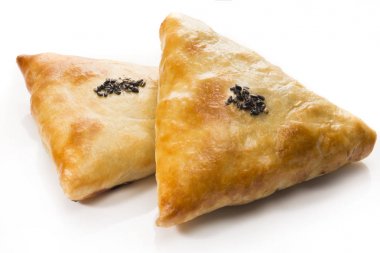 Etli kızarmış samosa
