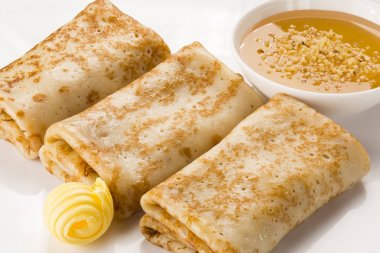 Bal ve fındık ile Pancakes