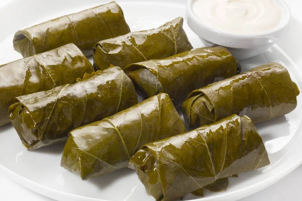 Dolma et ve mazzoni ile sos