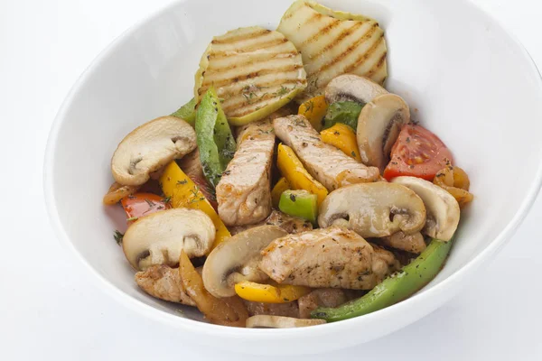 Izgara tavuk ve sebze. 