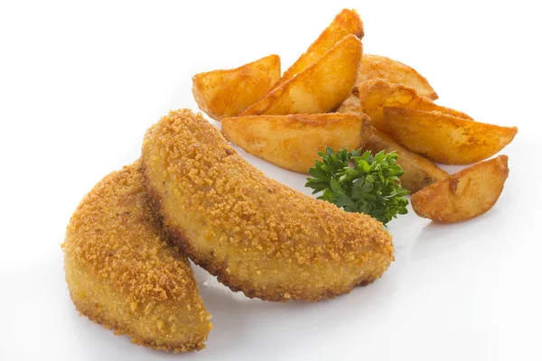 Balık göğsü patates dilimleri ile