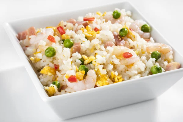 Karides ile haşlanmış pirinç 