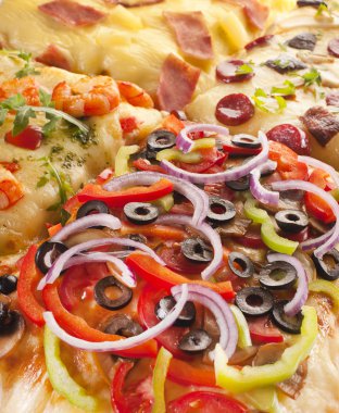 Sebzeli pizza