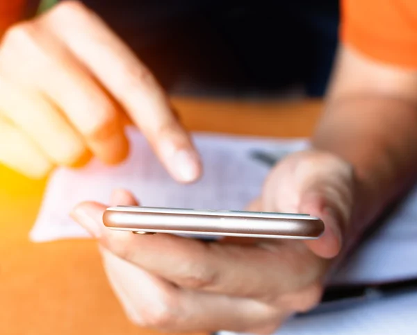 Close up of a hand man using  smartphone — Stock Photo, Image