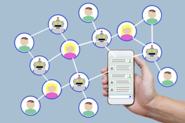 Anlık ileti akıllı telefon görüntülenen konseptiyle sohbet etmek 