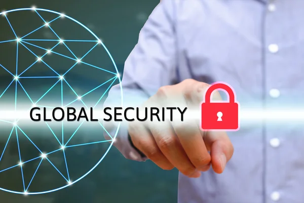 Seorang pria menunjuk ikon kunci keamanan, world wide web dengan garis-garis yang menghubungkan titik-titik, konsep perlindungan keamanan Global IT . — Stok Foto