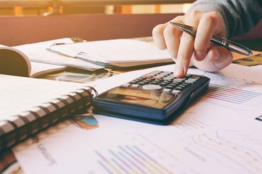 El ile hesap makinesi hesaplamak ev ofis maliyeti hakkında.