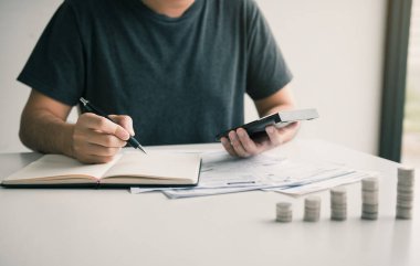 Adam kullanmak hesap ve belgeleri giderleri hesaplamak