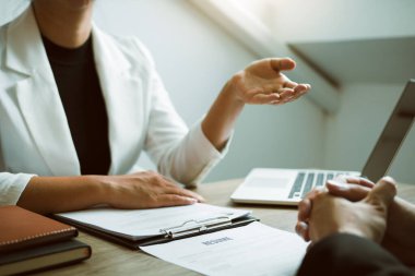 Kadın yöneticiler th personel alımı hakkında konuşuyoruz