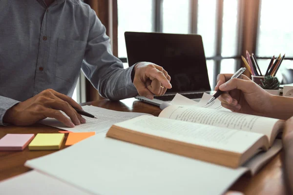 Estudiante Adolescente Trabaja Tareas Habitación Escribe Cuaderno — Foto de Stock