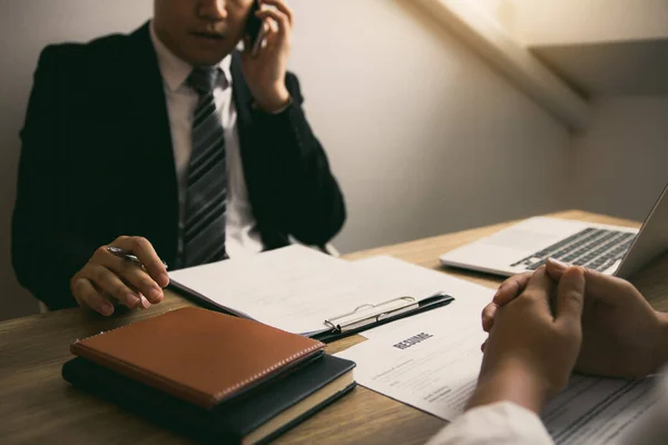 Serious Asian Businessman Important Conversation Male Employee Reviewing Resume Documents — Stock Photo, Image