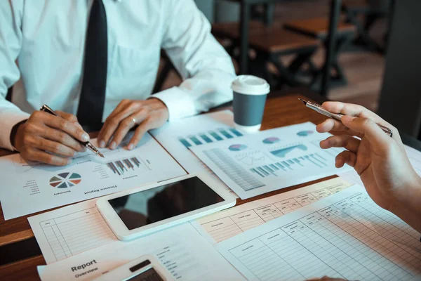 事業者グループ分析概要事業費の概要報告書及び当社の財務諸表に関する業務データ — ストック写真