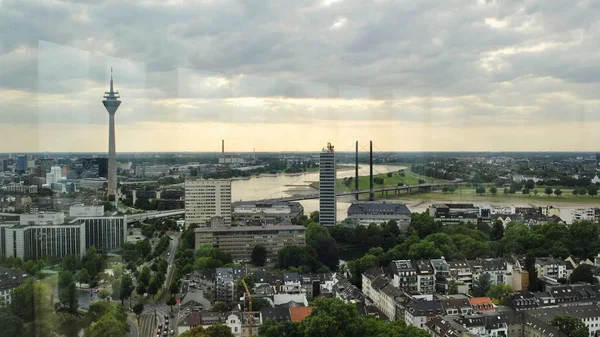 Bridge over the Rhine River in Dusseldorf — Stock Photo, Image