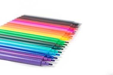 Gökkuşağı renkli marker sürüsü