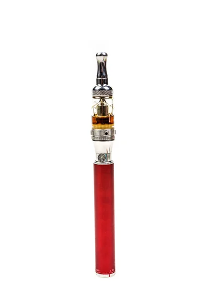 Червона електронна сигарета з вейп-сіком у баку — стокове фото