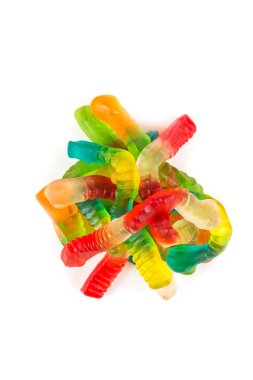 Çok renkli sakızlı solucanlar