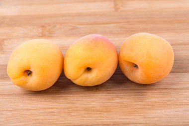 Bütün Konfit kayısı 