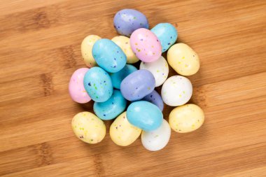 Pastel çikolatalı milkşeyk yumurta