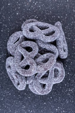 Meyan kökü aromalı jöle simit