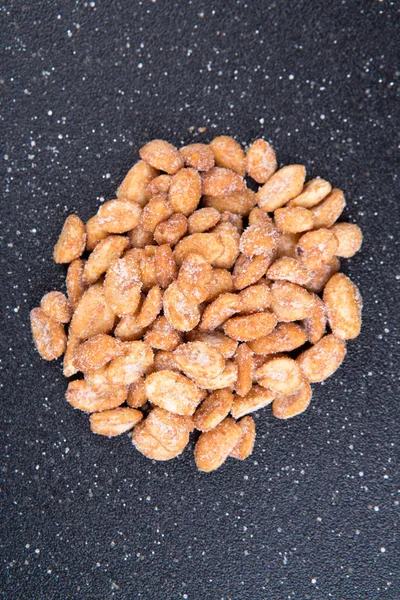 Pile of sweet roasted peanuts — Stock Photo, Image