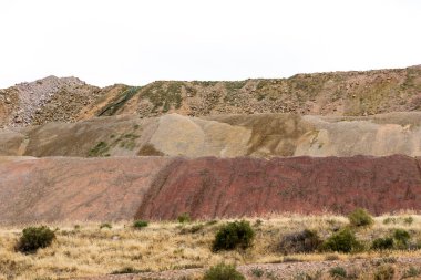 Modern altın ve gümüş madenciliğinden büyük kuyruk yığınları