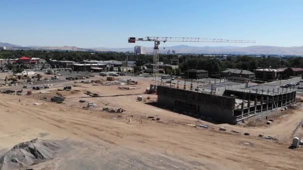Flying Construction Site Crane Half Finished Building Plumb Lane Reno — ストック動画