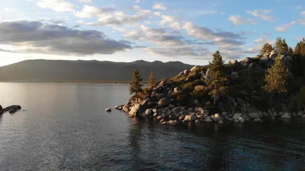 Schöne Blaue See Tahoe Zeitlupe Video Der Nähe Aussichtspunkt — Stockvideo