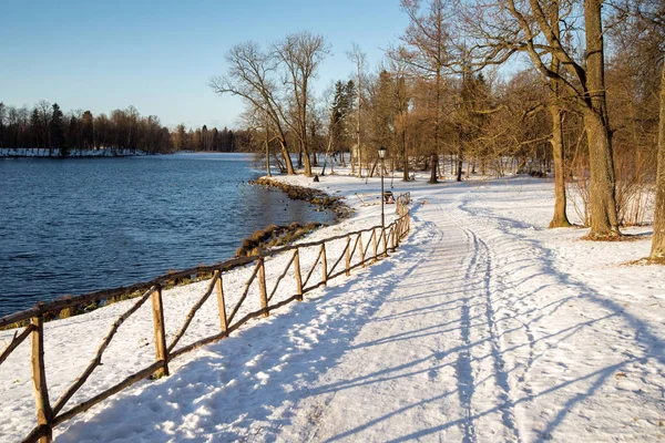 Kışlıklar Gatchina Saint-Petersburg, Rusya Federasyonu yanındaki parkta