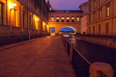 Saint-Petersburg karlı sabah 
