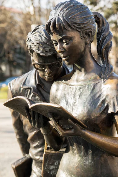 Escultura del cine soviético en el centro de la ciudad de Krasnodar — Foto de Stock