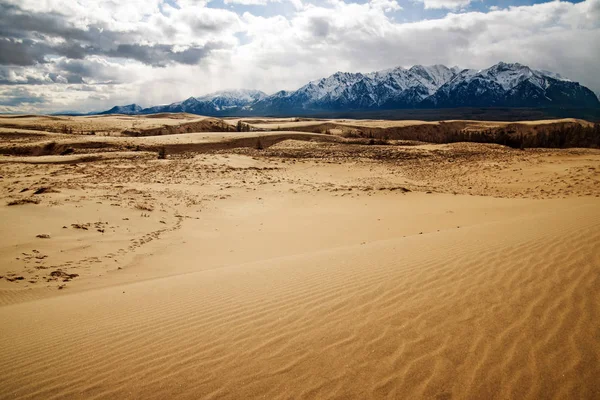 Chara Sands - Sibirya kalbinde bir çölde