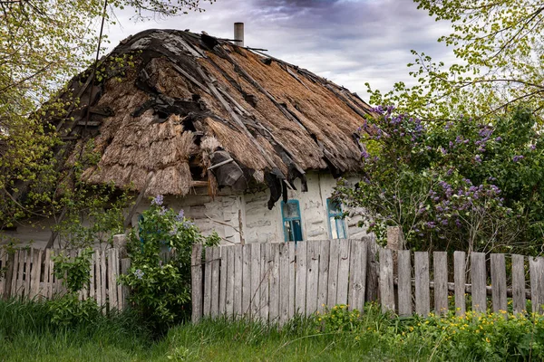 Vecchia Casa Rurale Epoca Stile Ucraino Casa Con Tetto Bestiame — Foto Stock