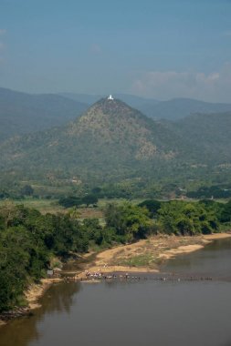 soğuk sabah orman dağlarında Chiang Mai, Tayland