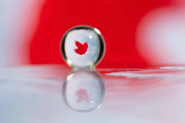 Soyut yağlı boya fırça, çiy damlacıkları gr bıçak yakından