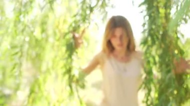 doğa üzerinde poz kadın