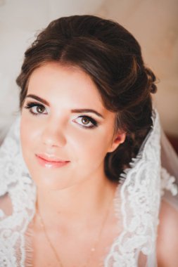 mutlu gelin sabah. Gelin hazırlanıyor.