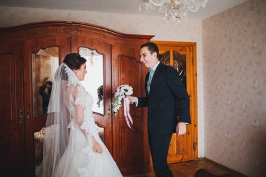 Mutlu gelin ve damat düğünlerinde