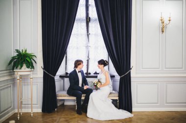 Mutlu gelin ve damat düğünlerinde