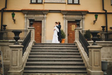 Mutlu gelin ve damat düğünlerinde