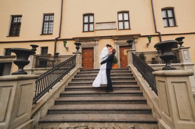 Mutlu gelin ve damat düğünlerinde