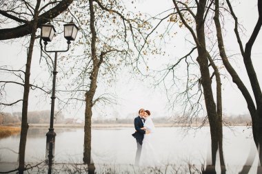 Mutlu gelin ve damat düğünlerinde