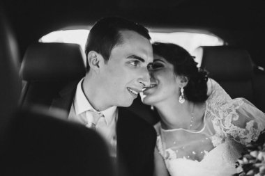 Mutlu gelin ve damat düğünlerinde