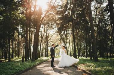 Mutlu gelin ve damat düğünlerinde