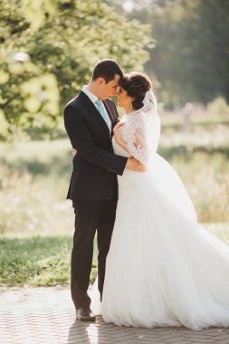 Mutlu gelin ve damat düğünlerinde