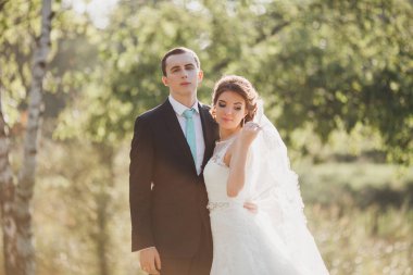 Mutlu gelin ve damat düğünlerinde